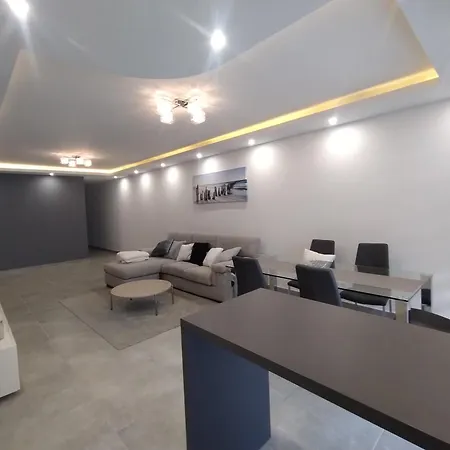 San Pawl Apartment *